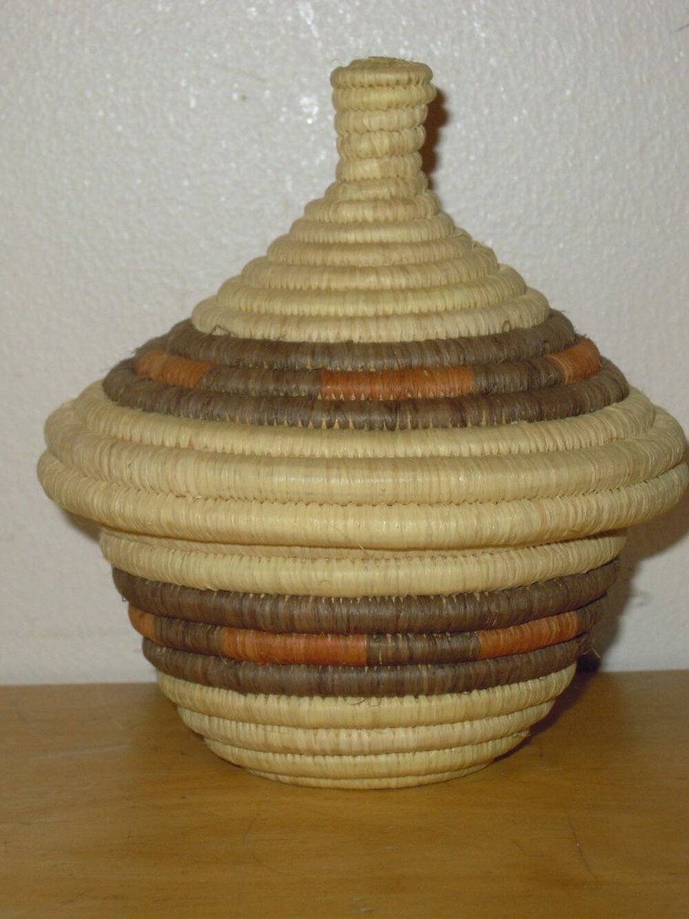 Vintage Africa African Weaved Hand Woven Coiled Grass Harari Basket w Lid